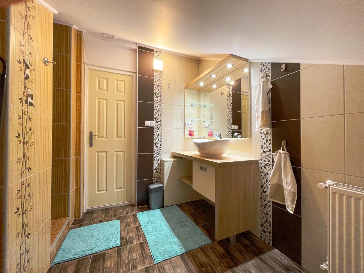 Pine&Chill2 Apartments บาลาโตนัลมาดี ภายนอก รูปภาพ