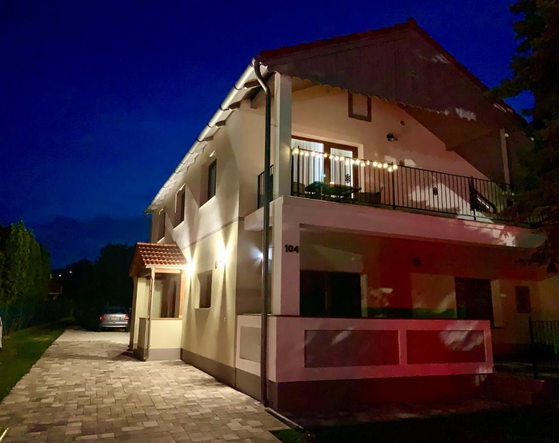 Pine&Chill2 Apartments บาลาโตนัลมาดี ภายนอก รูปภาพ